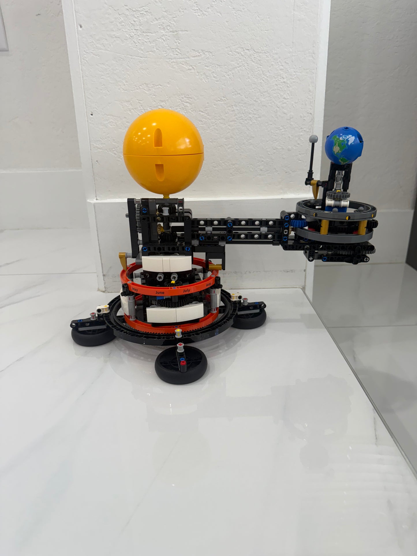 Lego planet earth and moon in orbit (42179) used