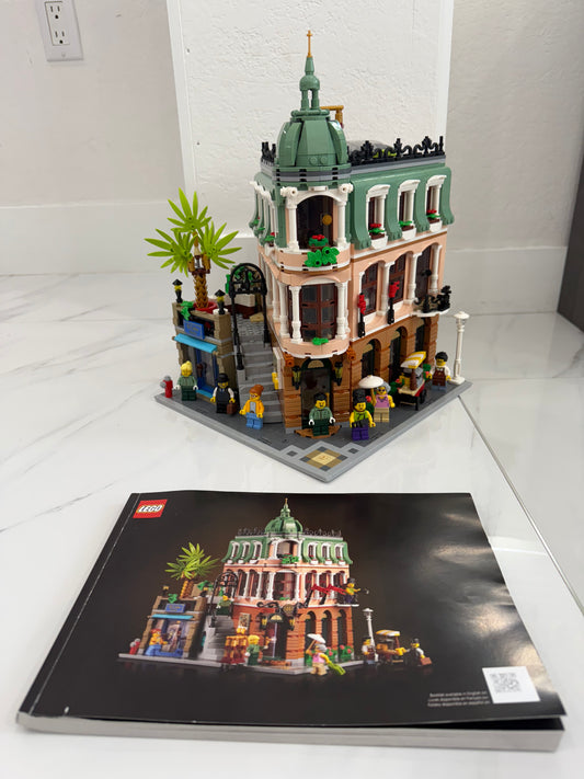 Lego Boutique Hotel (10297) used